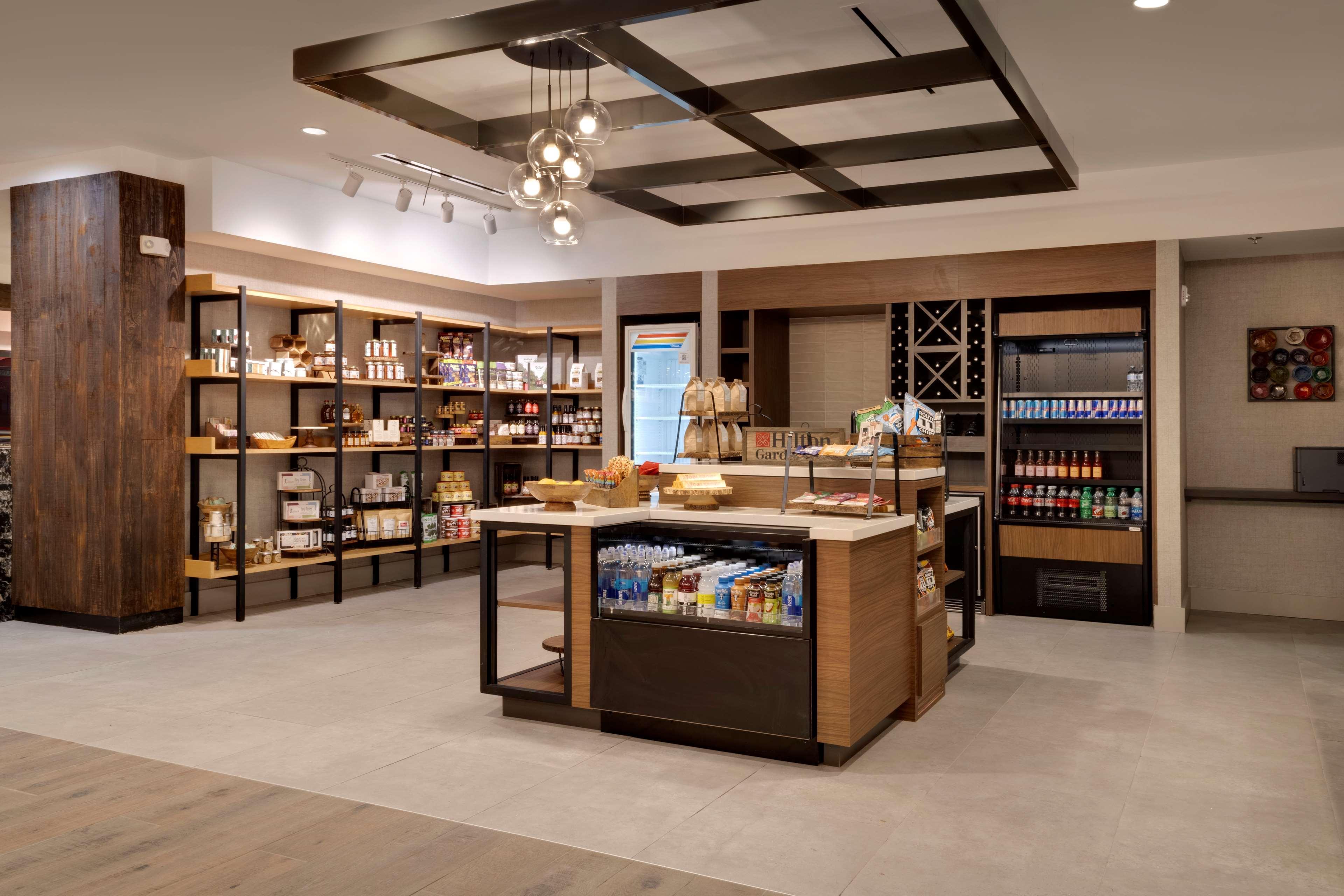Hilton Garden Inn Haymarket Eksteriør bilde