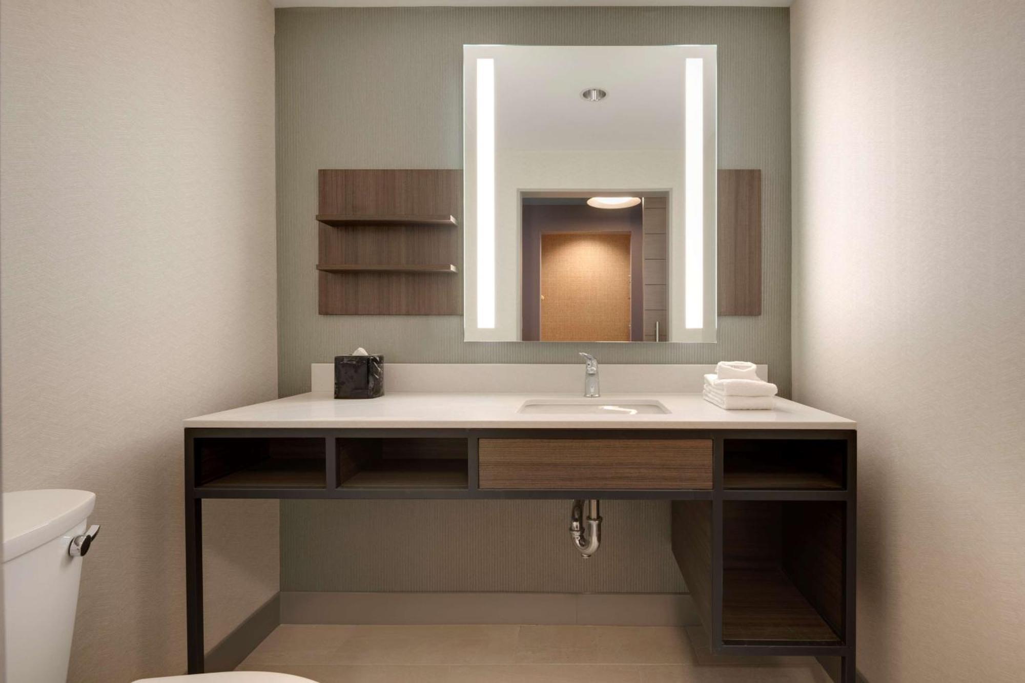 Hilton Garden Inn Haymarket Eksteriør bilde