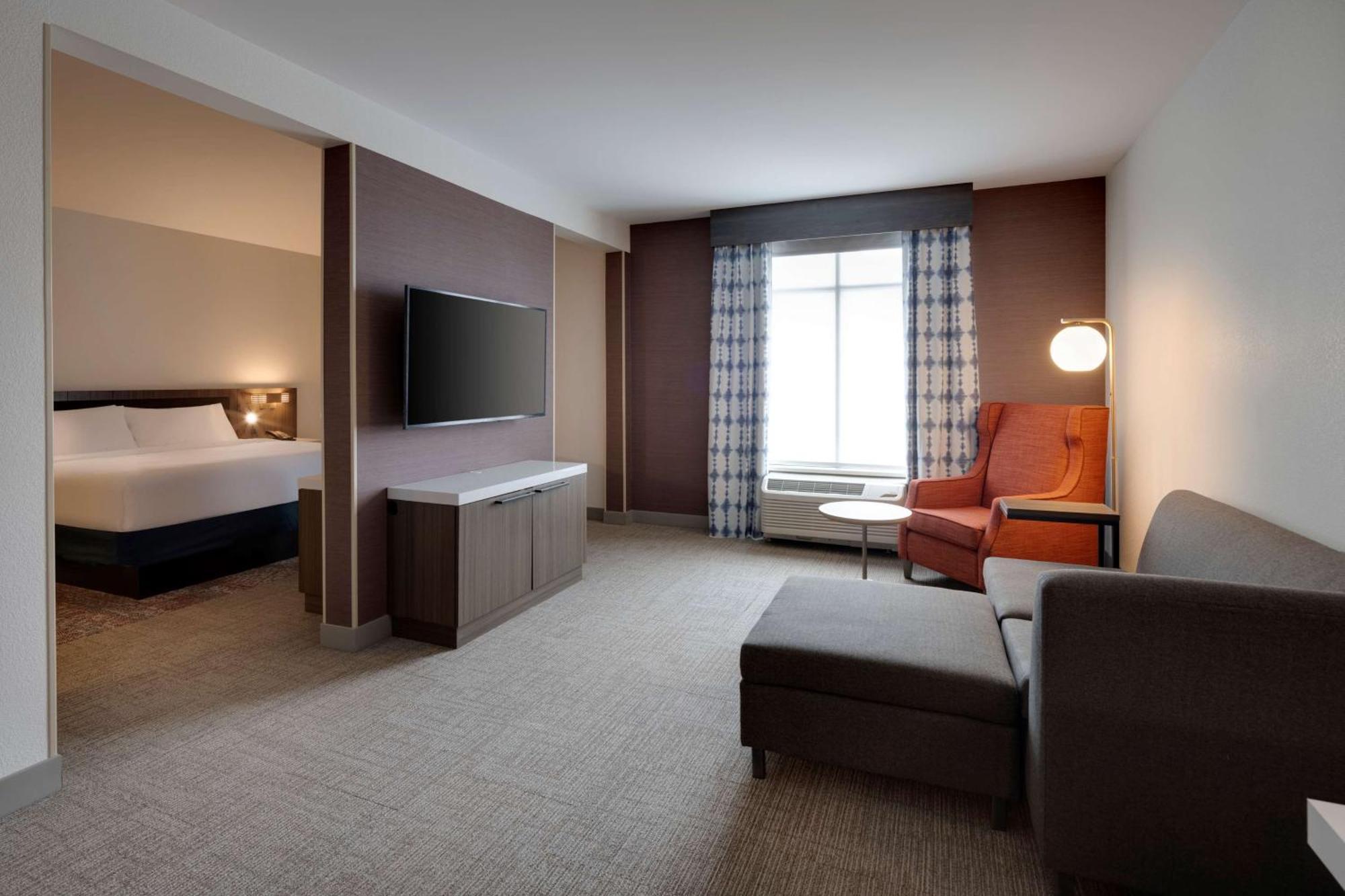 Hilton Garden Inn Haymarket Eksteriør bilde