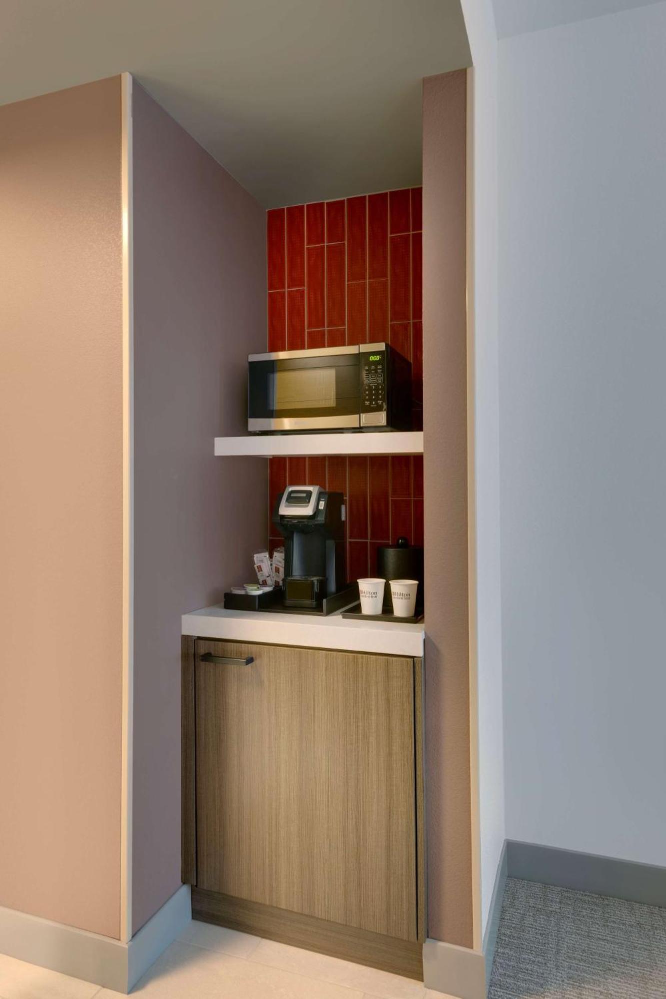 Hilton Garden Inn Haymarket Eksteriør bilde